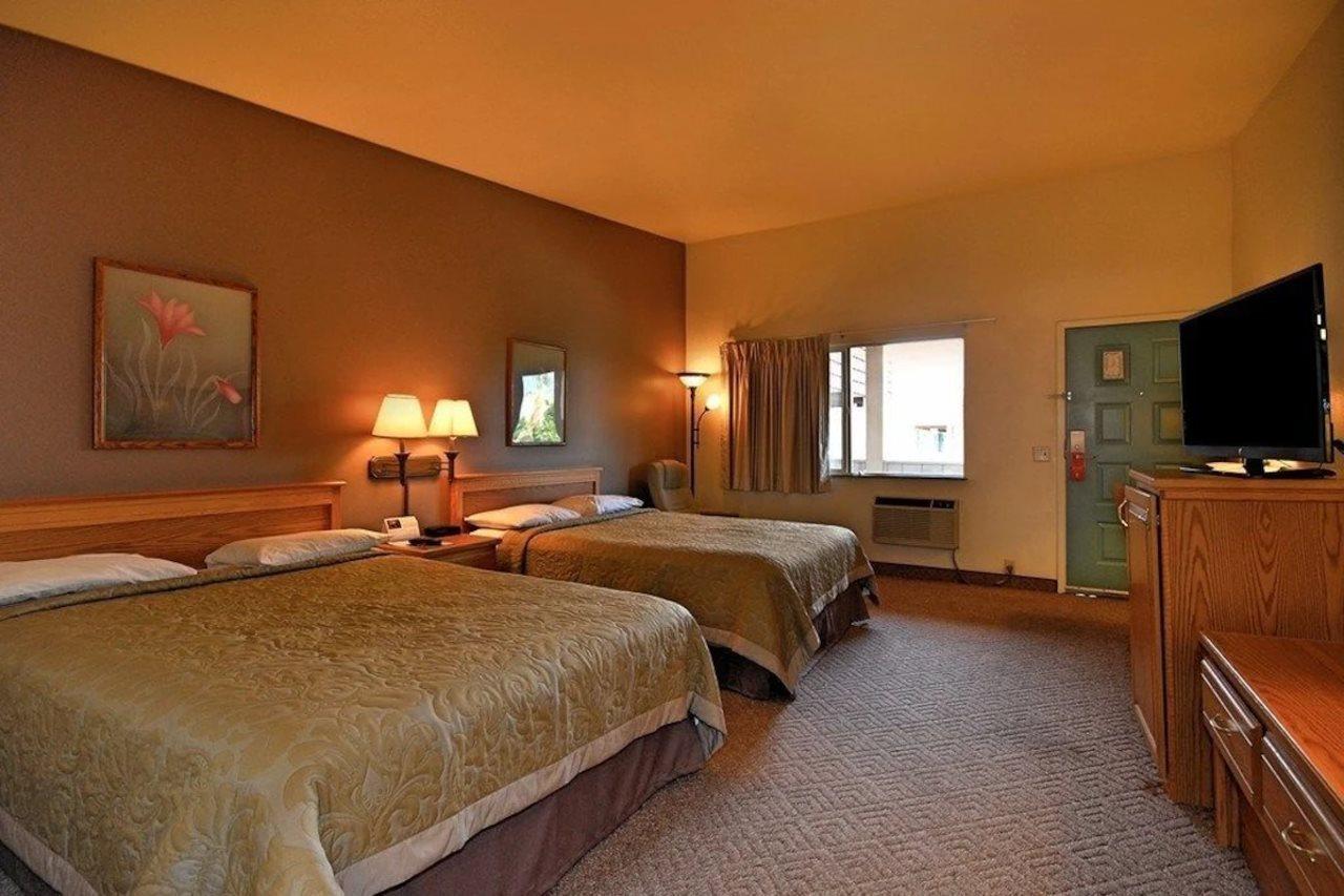 Costa Mesa Inn - Newport Beach Area Zewnętrze zdjęcie
